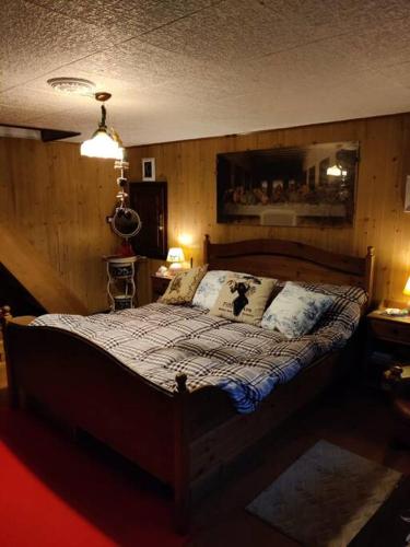 Luxury - Chalet in pietra con giardino