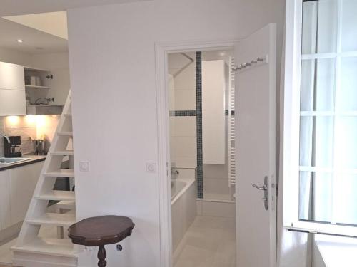 Paris chatou brand new quiet cosy flat