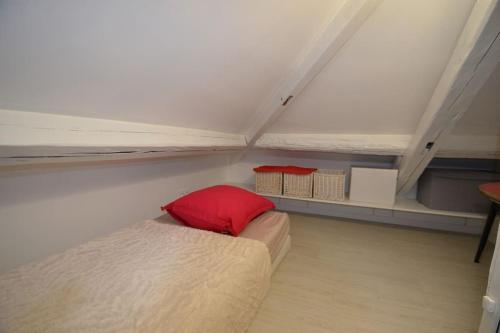 Paris chatou brand new quiet cosy flat