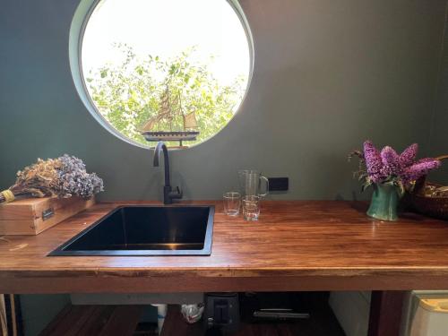 Mill House Studio - a romantic retreat in Lyonville
