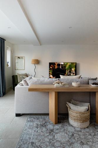 Luxury Eton Cottage-Design Led - Accommodation - Eton