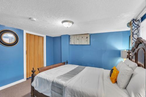 Lovely PET FRIENDLY three bedroom in desirable Urbandale Location! home - image 14
