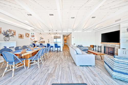 3BR Beachfront Bungalow in Malibu, USA
