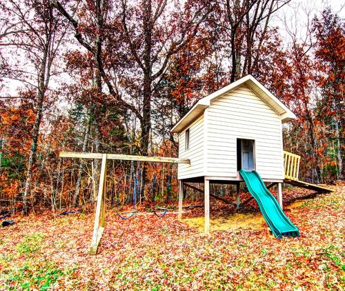 A Hillside Getaway- FREE attraction tickets for each paid day Hot Tub Game Room WIFI - main image