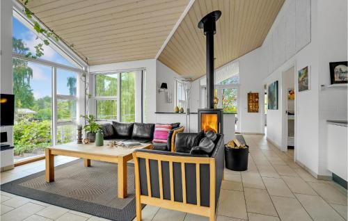  Pet Friendly Home In Farsø With Sauna in Hvalpsund