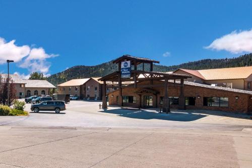 Best Western Golden Spike Inn & Suites