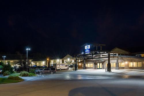 Best Western Golden Spike Inn & Suites