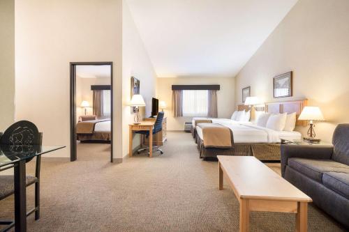 Best Western Golden Spike Inn & Suites