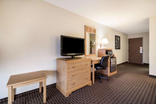 Best Western Golden Spike Inn & Suites