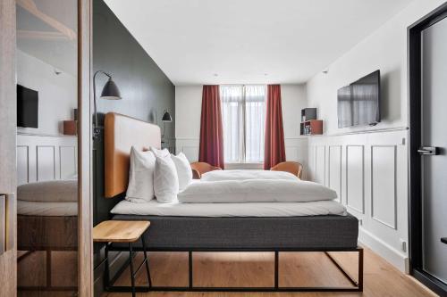 1 queen bed