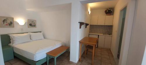 Andromeda Hotel Apartments - image 5