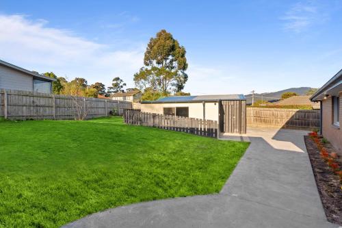 Mooroolbark Pet Friendly 4 Bedroom House