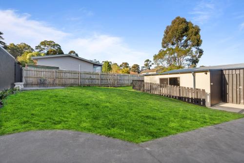 Mooroolbark Pet Friendly 4 Bedroom House