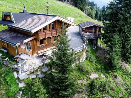 Cozy hut in Pinzgau with Finnish sauna