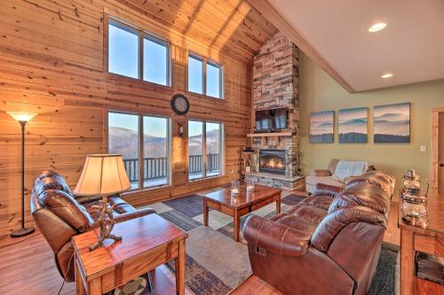 Spacious Slaty Fork Home about 12 Mi to Snowshoe