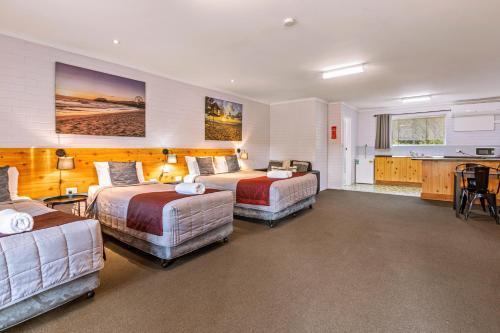 Burringa Motel near Wagga Wagga Airport