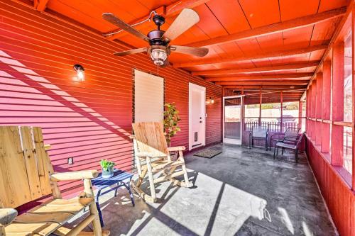 Peaceful Ranch Home w/ Sierra Nevada Views in Lemonkova (CA)