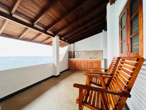 Mayo Seaview Hikkaduwa