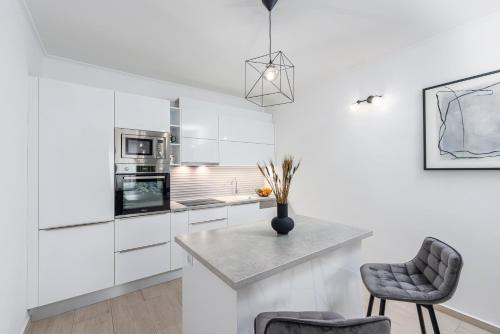 Deluxe Apartment Paula with private Pool and Sauna in Cibaca