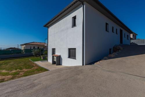 Afa proche Ajaccio, magnifique villa avec piscine privée 8 personnes