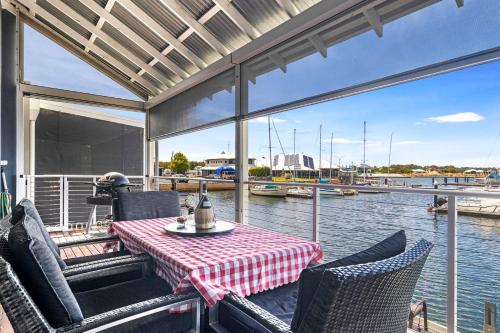 Marina View Port Geographe with WiFi