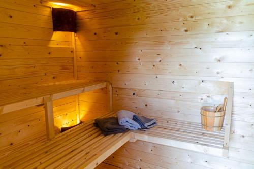 La cabane du cerf et son sauna