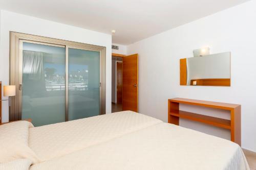 Apartamentos Mar y Playa - image 14