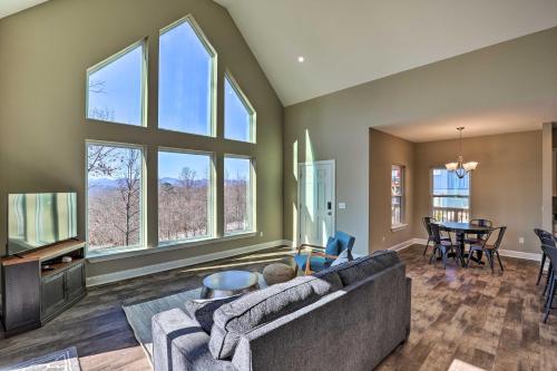 Mtn Views, Walkable Location: Asheville Retreat!, Asheville