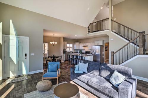 Charming Asheville Retreat with Views Near Downtown! in Asheville, USA