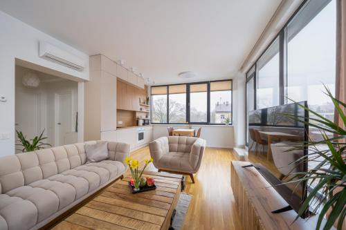1-bedroom penthouse with underground parking, Ryga (zdjęcie 7)