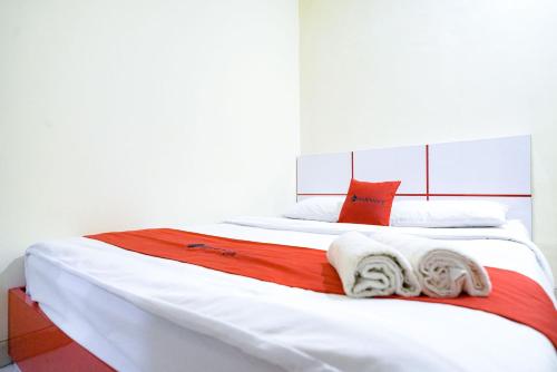 RedDoorz at Buah Batu 5 – Bandung, KY