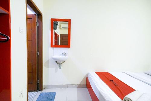 RedDoorz at Buah Batu 5 – Bandung, KY