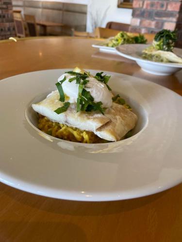 Woodlands Hall Hotel - image 8