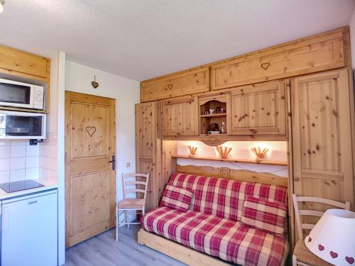 Studio room in Studio cabine 4 pers ski aux pieds Les Menuires - FR-1-178-346