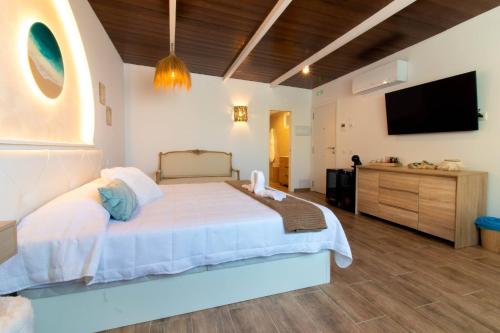 Room in Guest room - Private room in the fishing port of Marbella