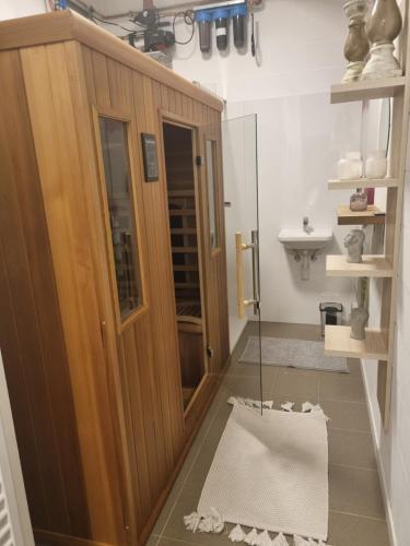 دش, Vakantiewoning Bisonder in Bilzen
