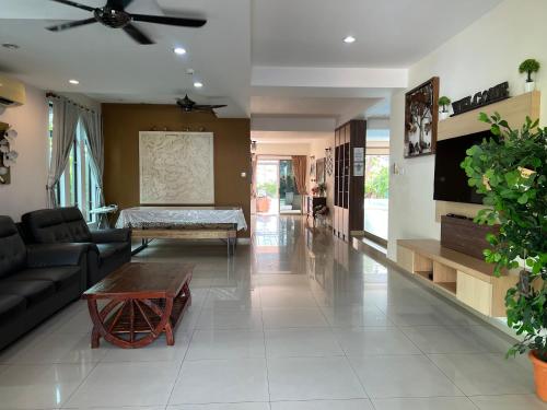 Melaka Beachfront Villa with Pool Melaka Beachfront Villa with Pool