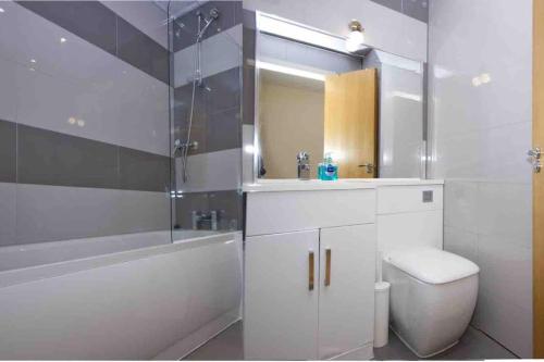 Superb Balconied 2Bedroom Flat in Heart of City Centre, Leeds (Foto 10)