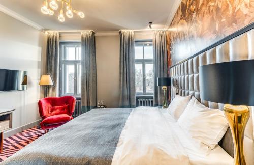 425141211 Grand Poet Hotel and SPA by Semarah