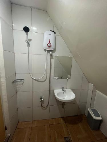 Dwarf Guest House Dwarf Guest House