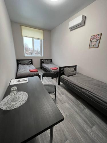 3 twin beds