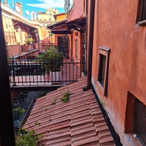 Julia nel cuore di Trastevere 1