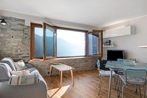 Renovated Barn of the year 1500 - Apartment - Moltrasio