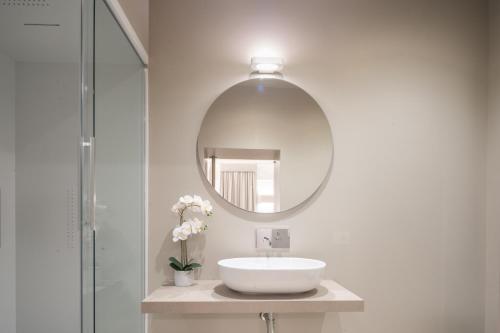 Ninfea Luxury Suites - image 7