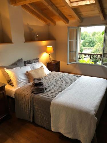 La Maison de Mama C: Charming french village home in Sainte-Colombe-sur-l'Hers