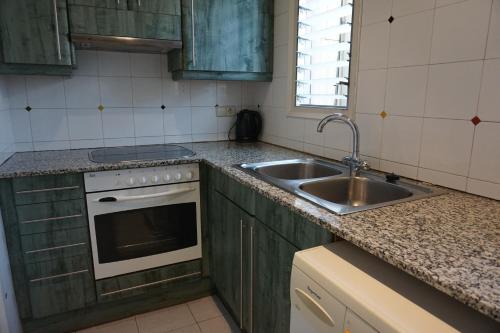 Apartaments Sant Jordi Girona 97 - image 3