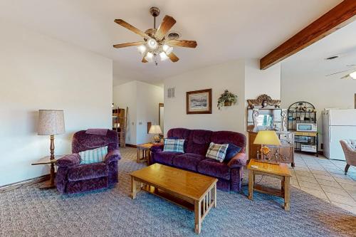 Stone Decks Lodge Stone Decks Lodge