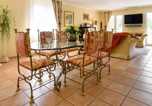 Létesítmények, La Maisonnette du Clos in La Roquette-sur-Siagne