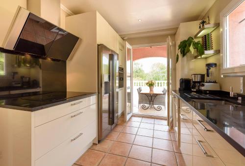 Konyha, La Maisonnette du Clos in La Roquette-sur-Siagne