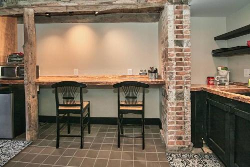 Craftsman Hideaway at the 1841 Farmhouse in Warwick (NY)